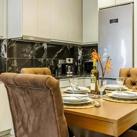 The Hidden Gem - Elegant Island Retreat